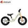 Kinder Balance Auto klein und weiblich Kinder Balance Auto Pedal weniger gleitendes Fahrrad fahren Balancing Übung