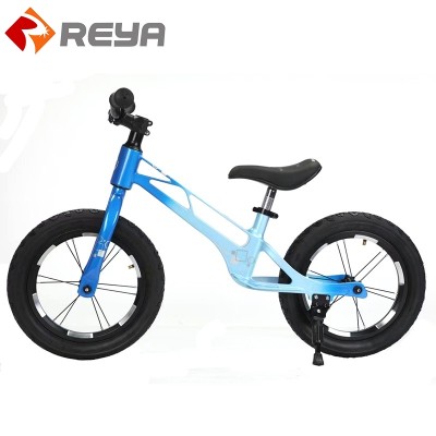 Bébé Sliding scooter enfant balance voiture Sliding Learning Two - wheeled pedal - less TOY CAR